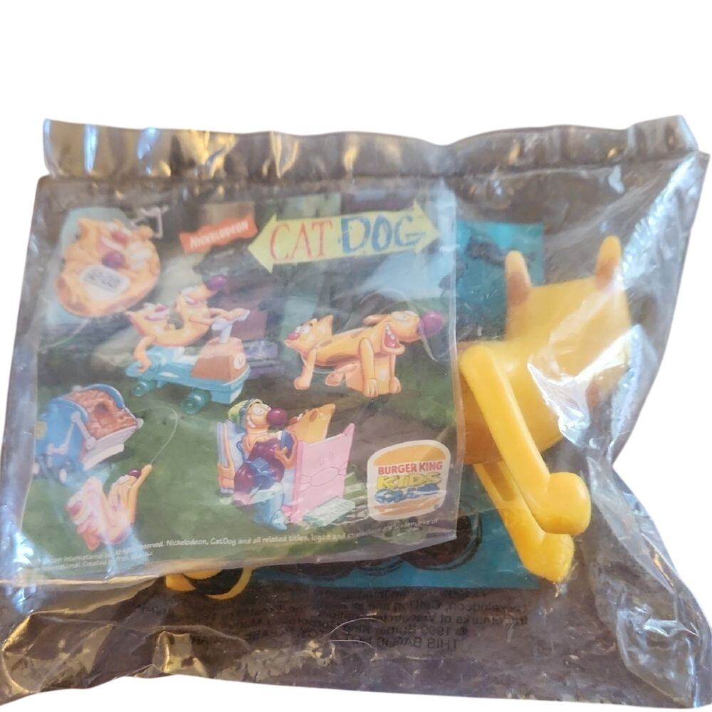 Nickelodeon Yellow Cat Dog Action Figure Burger King Toy Unopened vintage